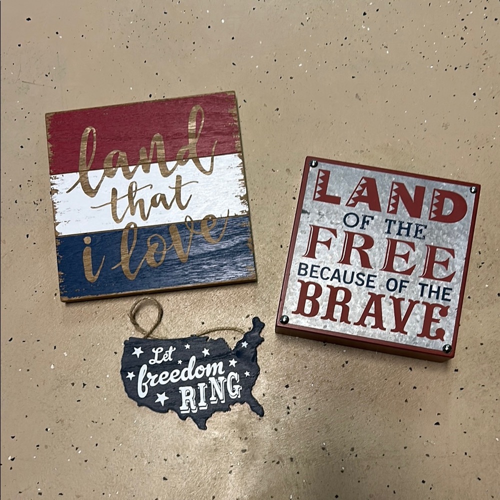 Patriotic Wall Decor Set - Red, White, Blue